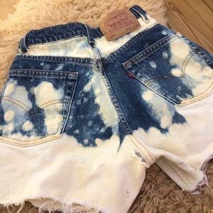 Levi distressed cutoff bleached denim jean short